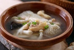 杂菌竹荪鸡汤的做法